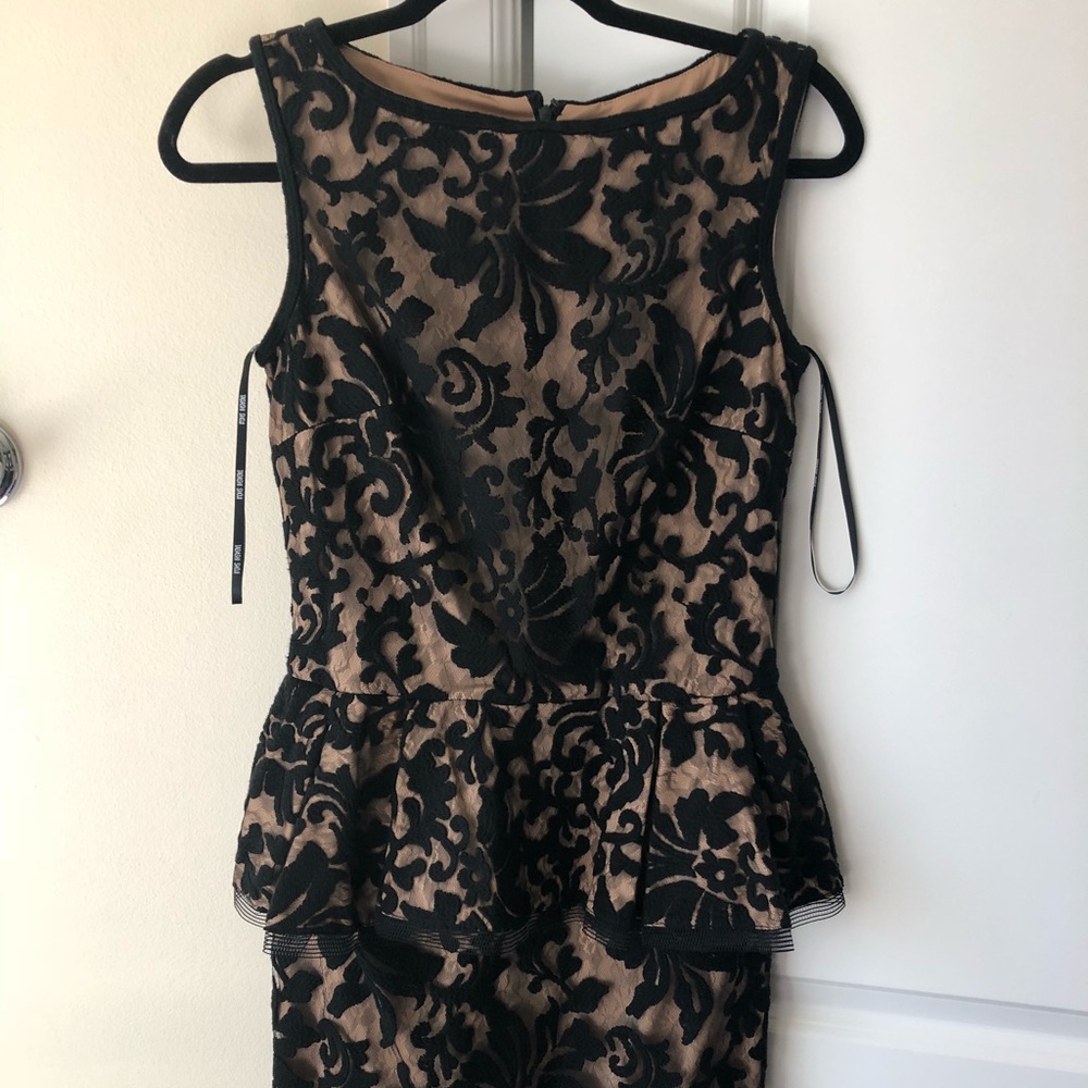 Tadashi shoji embroidered peplum dress size 4